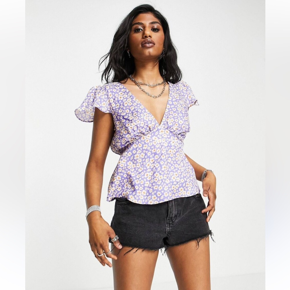TOPSHOP Purple and White Flower Low Cut Blouse NWT size US 6